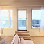 Huoneisto For 2 With Sauna In Downtown